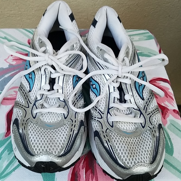 saucony grid trainers